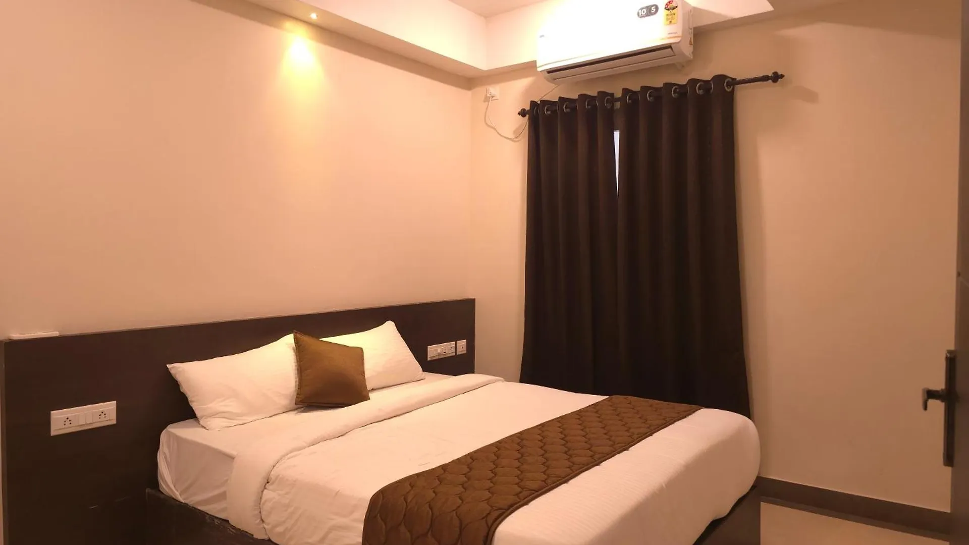 アパート Guruvayoor Suites Guruvāyūr